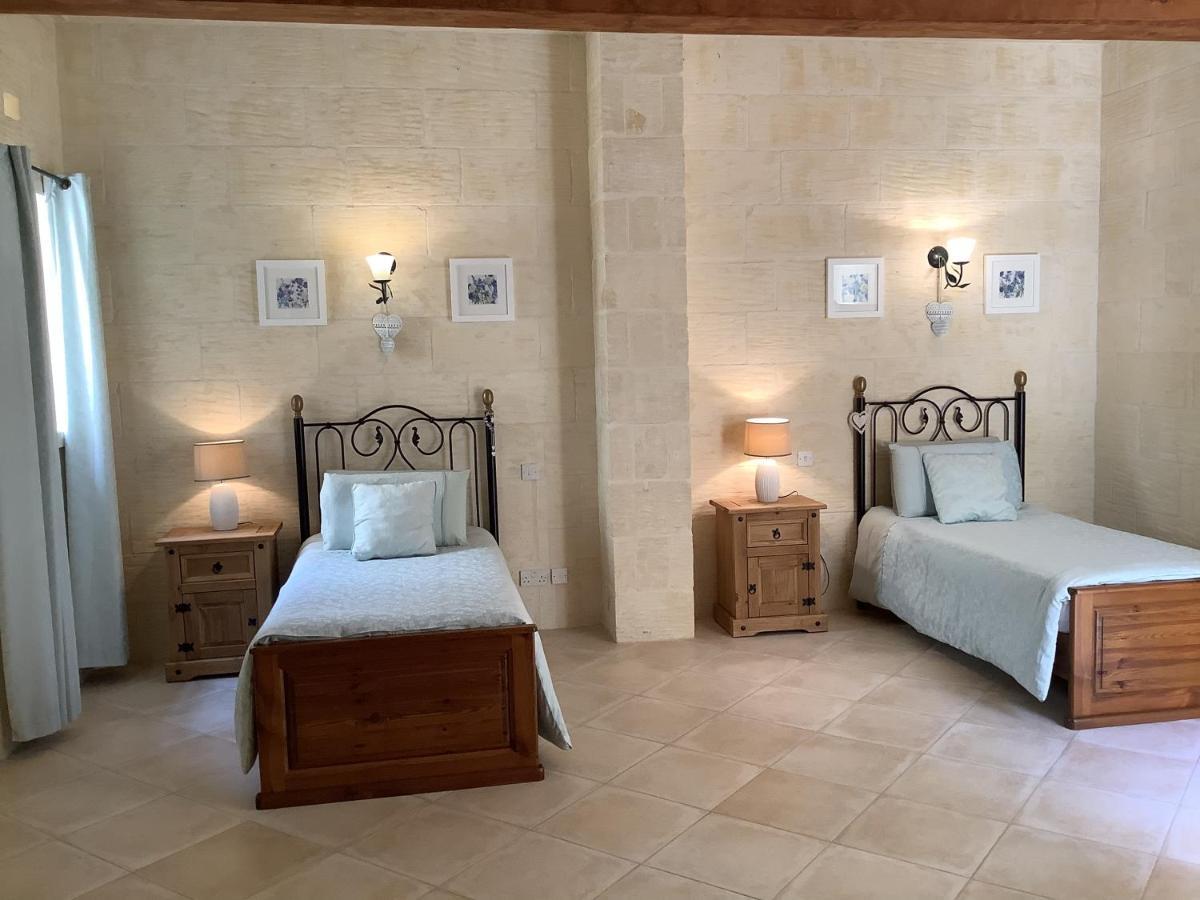 Ellie Boo Bed & Breakfast วิกตอเรีย ภายนอก รูปภาพ
