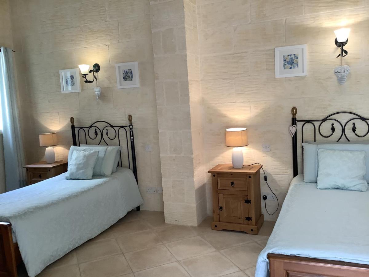 Ellie Boo Bed & Breakfast วิกตอเรีย ภายนอก รูปภาพ