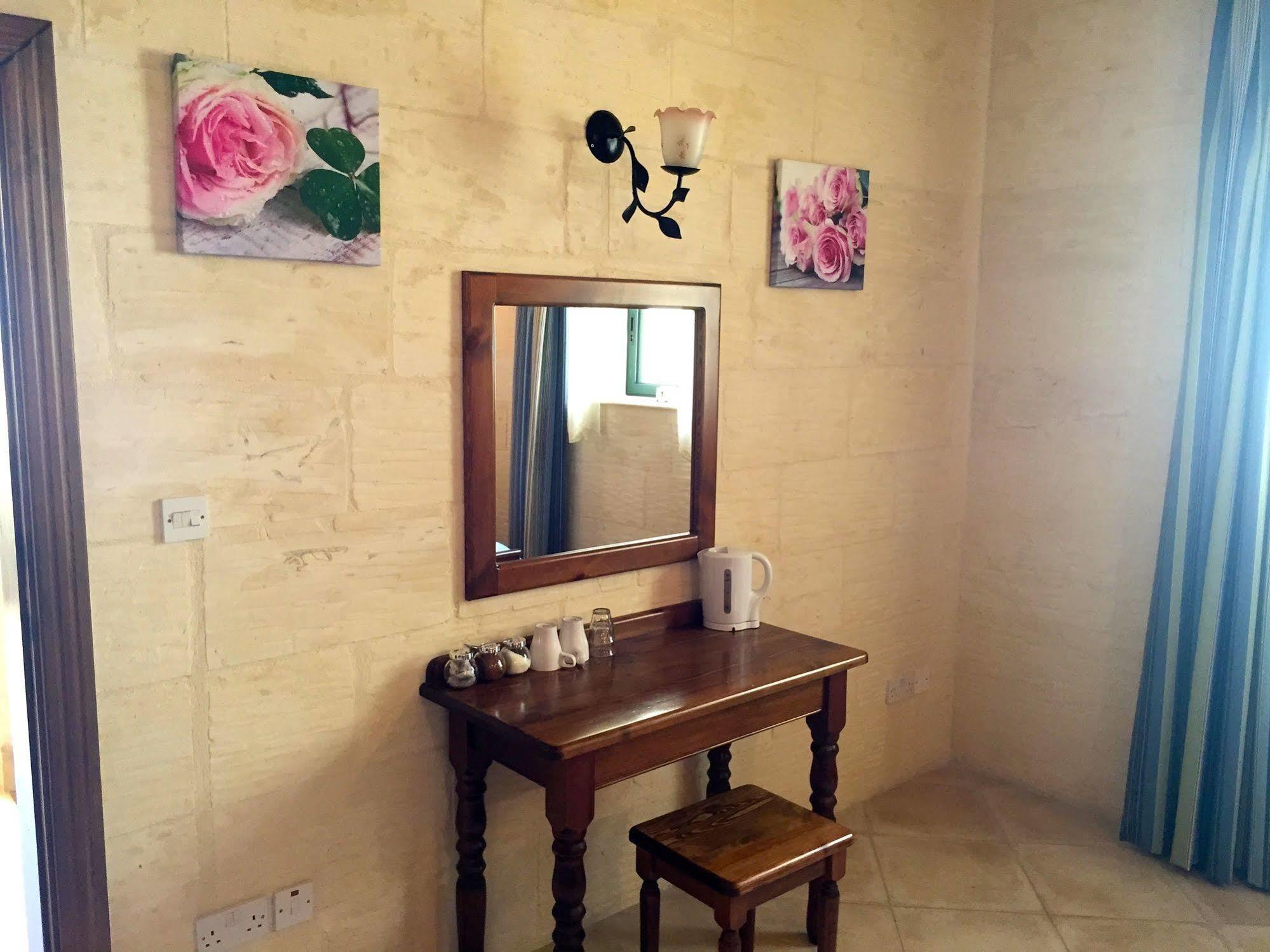 Ellie Boo Bed & Breakfast วิกตอเรีย ภายนอก รูปภาพ