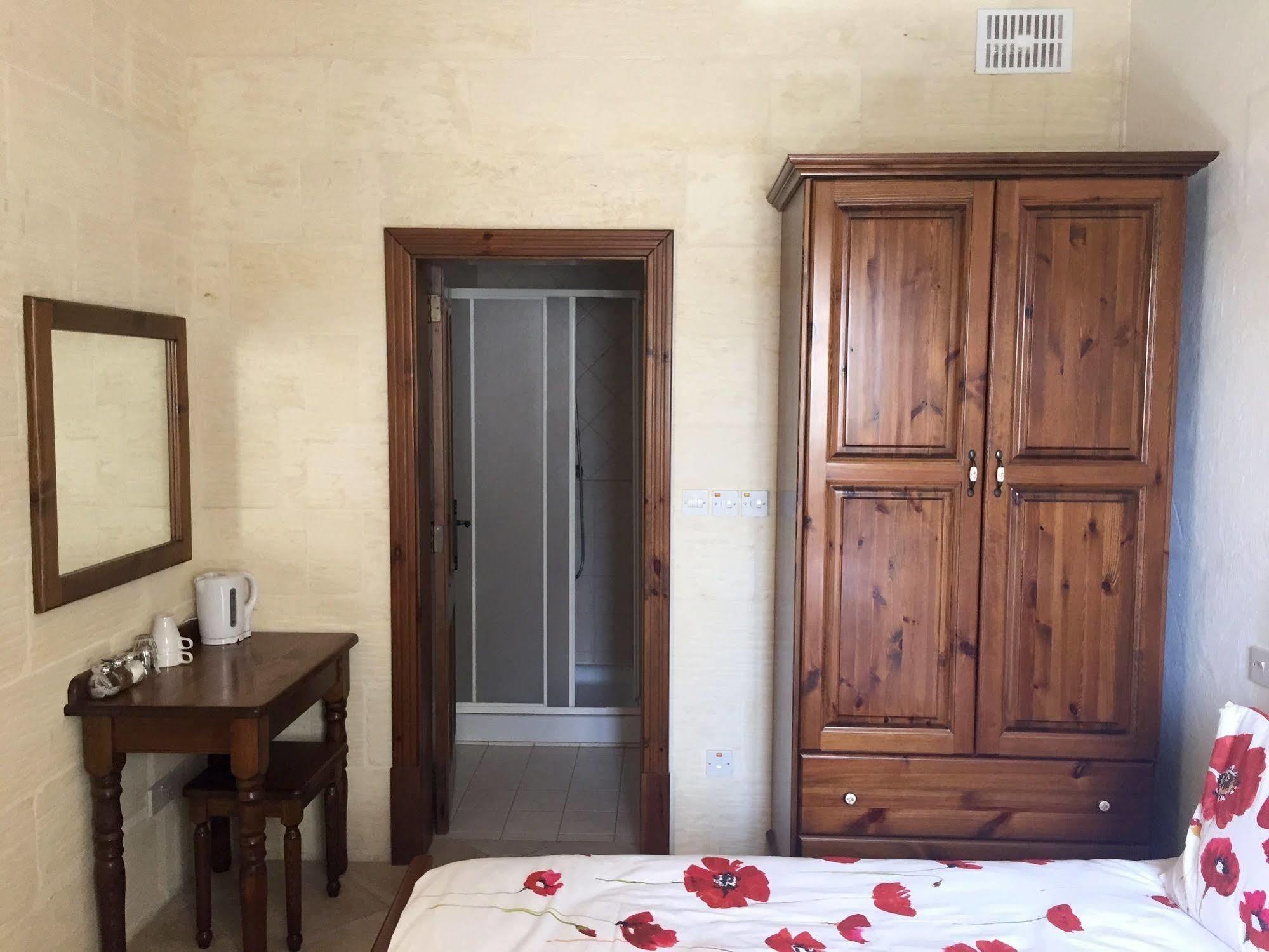 Ellie Boo Bed & Breakfast วิกตอเรีย ภายนอก รูปภาพ
